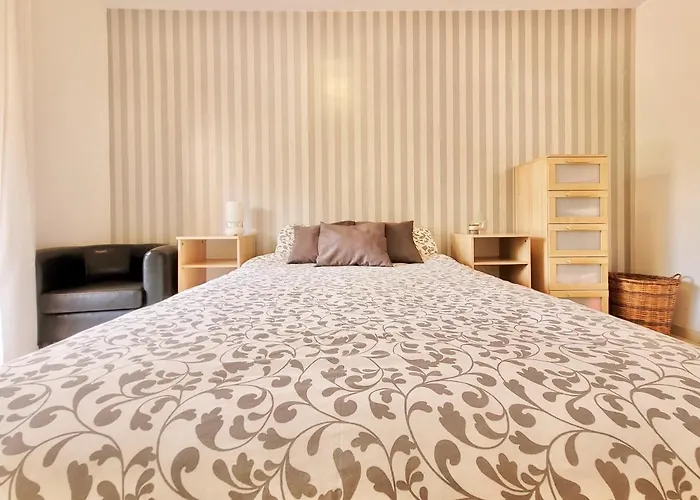 Golden Sweet Apartment