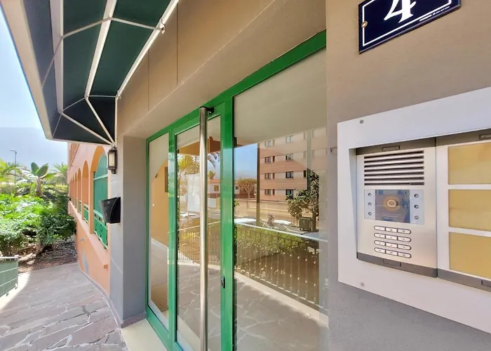 Golden Sweet Apartment *